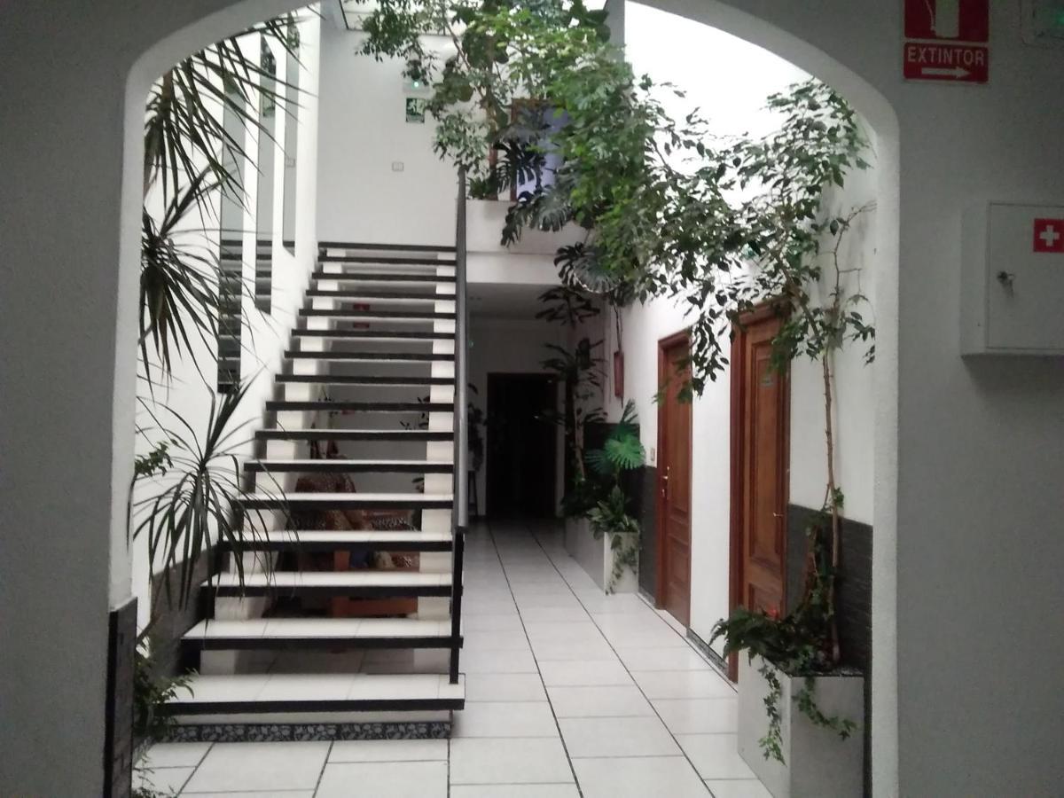 Apartamentos Blanco Y Negro А-Гуарда Екстер'єр фото
