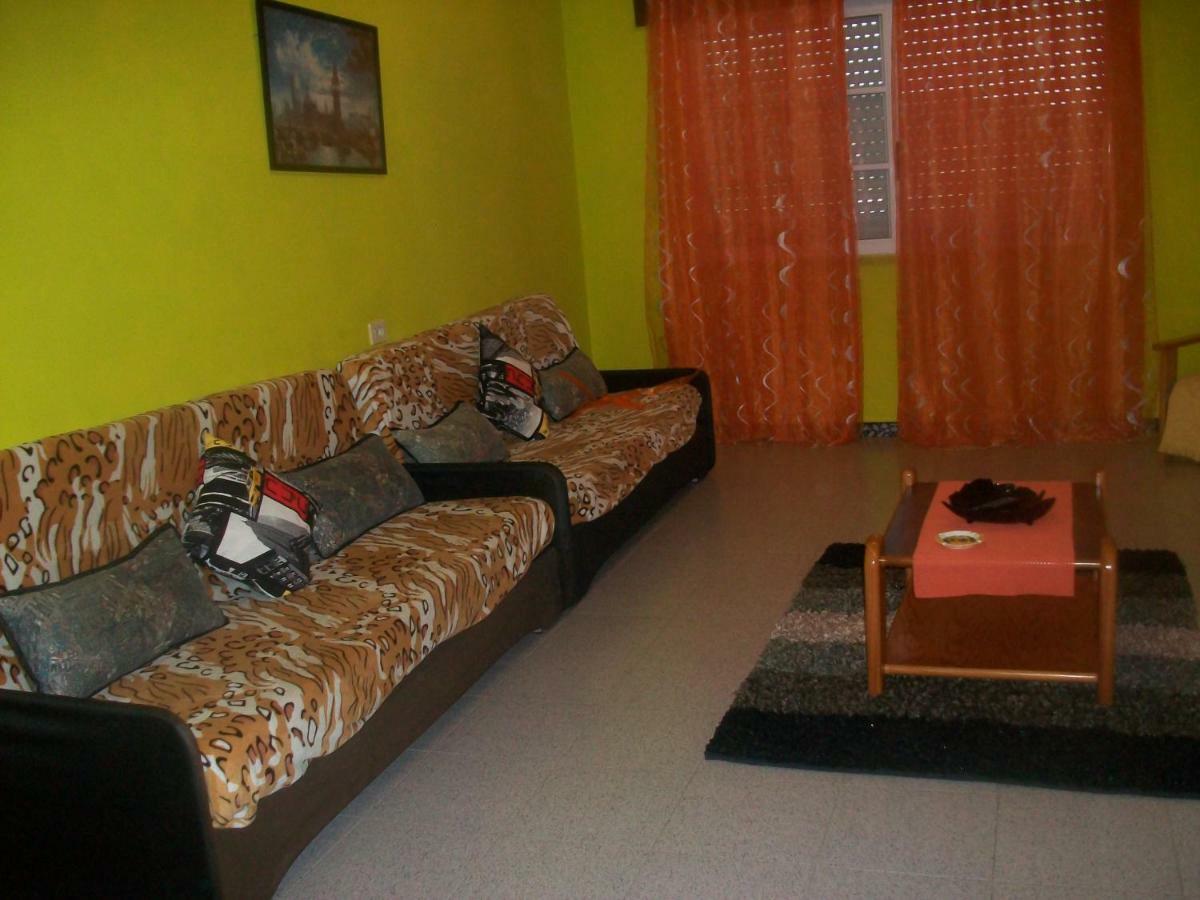 Apartamentos Blanco Y Negro А-Гуарда Екстер'єр фото